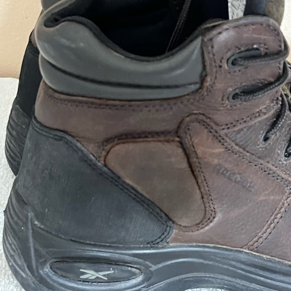 Reebok High Top Safety Steel Toe Shoes Sz 8 1/2 main image 12